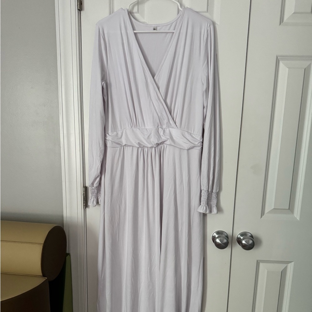 Elegant White Long Sleeve Dress